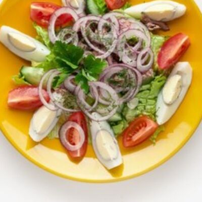 Салат с тунцом в КинзаЗа по цене 454 ₽