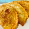 Чебурек с вишней горячий хрустящий с пылу с жарув Вкусно как у мамы по цене 255