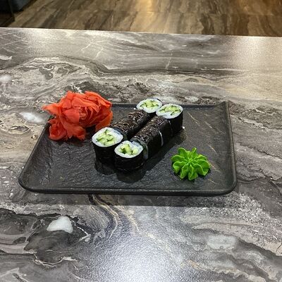 №70 Маки Огурец в Суши-бар Макото по цене 150 ₽