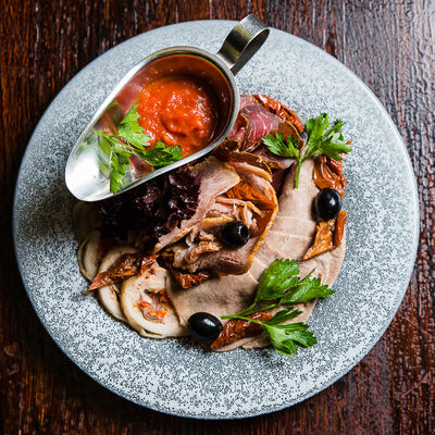 Ассорти мясных деликатесов в Reader's pub по цене 570 ₽