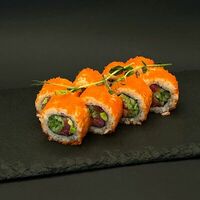 Калифорния с лососем гравлакс в Bibik Sushi