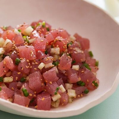 Тартар из тунца с кремом из авокадо в Кафе Biscuit по цене 830 ₽