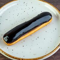 Эклер с ванилью в Entree