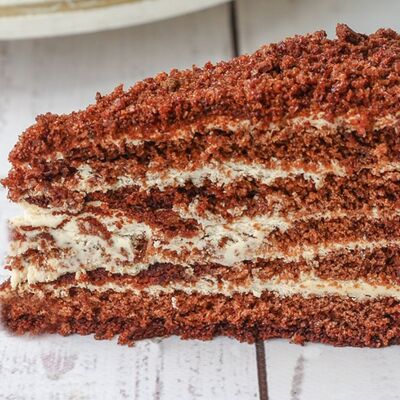 Торт Медовик в Blanche по цене 385 ₽