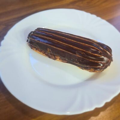 Шоколадный эклер в Донская станица по цене 130 ₽
