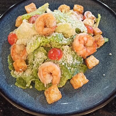 Цезарь с креветкой в Кинза и Руккола по цене 760 ₽