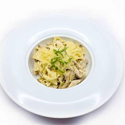 Паста с курицей и грибами в Собрание по цене 495 ₽