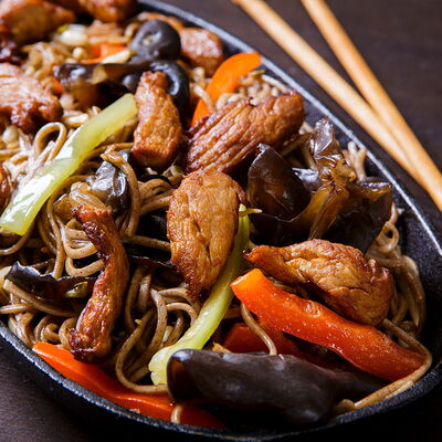 Гречневая лапша со свининой в Чайна Тун по цене 290