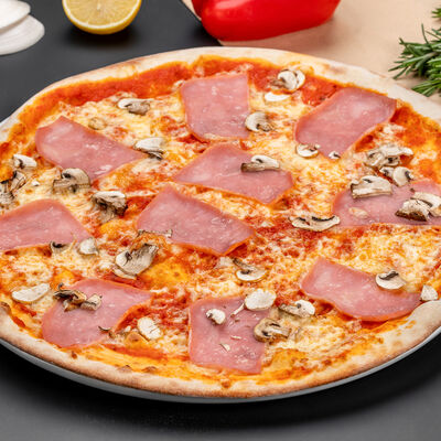 Пицца с ветчиной и грибами в Ресторан Крыша бар по цене 400 ₽