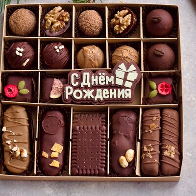 Большой подарочный набор С Днем рождения в Chocoton по цене 4400 ₽