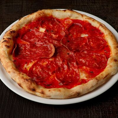 Пицца Пеперони в Dacha restaurant по цене 1090 ₽