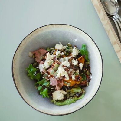 Салат с тыквой и беконом в Semplice Secondfloor по цене 430 ₽