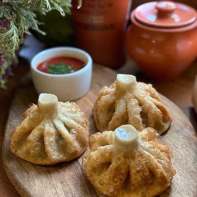 Жареные хинкали со свининой и говядиной в Салами Хинкали по цене 325 ₽