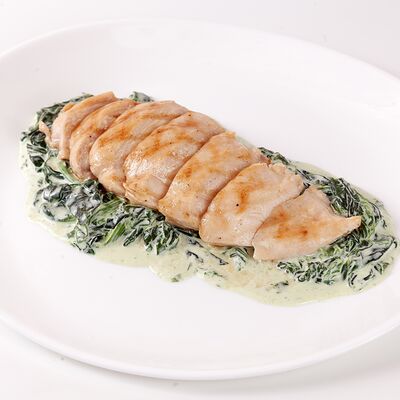 Куриная грудка Гриль-Шпинат-Сливки в Сыто Пьяно по цене 525 ₽