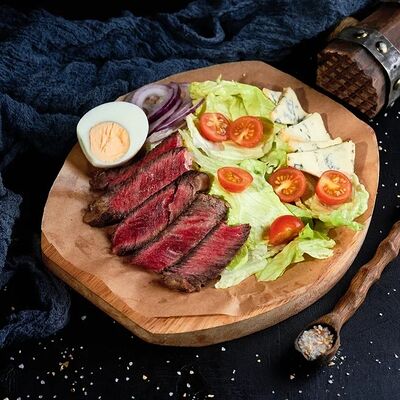 Фирменный салат в Prime granzh по цене 650 ₽