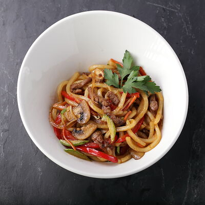 Удон с говядиной в Лас Пальмас по цене 680 ₽