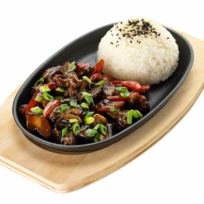 Говядина с овощами и рисом в Ozaki по цене 325 ₽