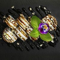 Филадельфия с угрем в Renai - суши класса премиум