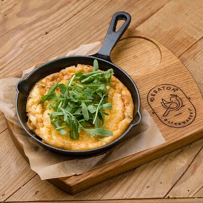 Воздушный омлет с пармезаном в Debaton по цене 210 ₽