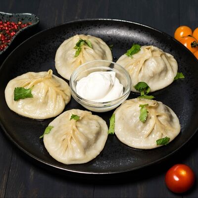 Манты с говядиной в Тбилисский уголок по цене 669 ₽