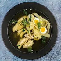 Куриный бульон в Бари Галуст кафе