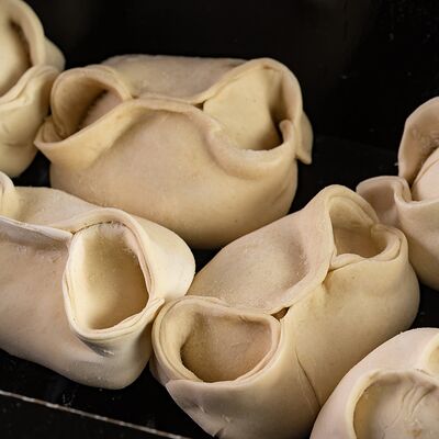 Манты с мясом и картошкой в ФРОЗЕНГУД по цене 930 ₽