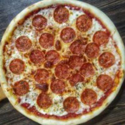 Пицца Пепперони в Пол бокс по цене 1020 ₽