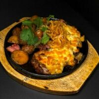 Свинина по-деревенски с молодым картофелемв Чентуриппе