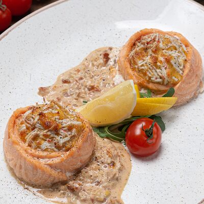 Филе лосося с сыром в Adriano Leonardo по цене 1320 ₽