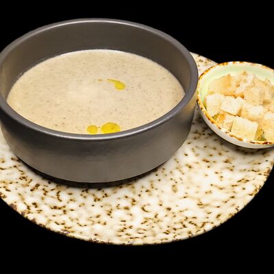 Крем суп из шампиньонов и белых грибов в Пойдем зайдем по цене 410 ₽