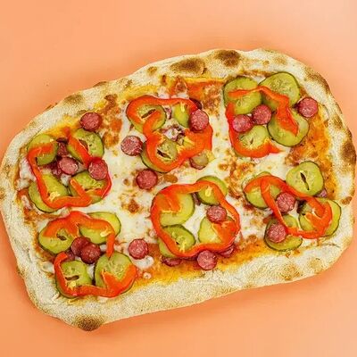 Пицца римская с охотничьими колбасками в Кафе Крем-Лаб по цене 779 ₽