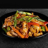 Wok с курицей в Сушиэра