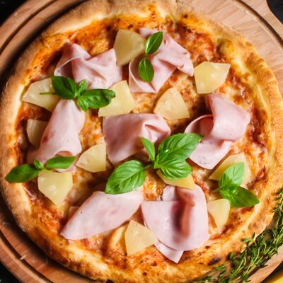 Пицца Гавайская в Капуцин Кирова по цене 660 ₽