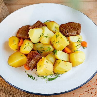 Жаркое из говядины в Дача по цене 549 ₽