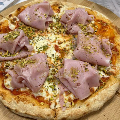 Пицца с мортаделлой в Чикетти по цене 780 ₽