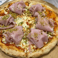 Пицца с мортаделлой в Чикетти