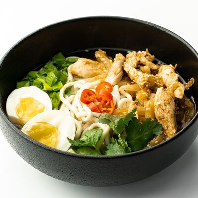 Рамен с курицей в Вкусно разно по цене 545 ₽