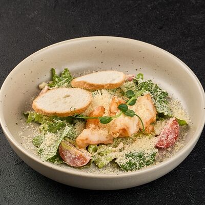 Цезарь с креветками в Игристые по цене 650 ₽