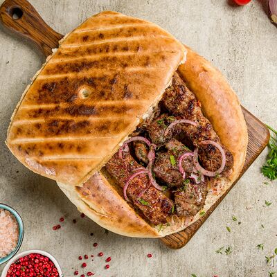 Шашлыки в хлебе бастурма из телятины с люля в Halal Grill по цене 3140 ₽