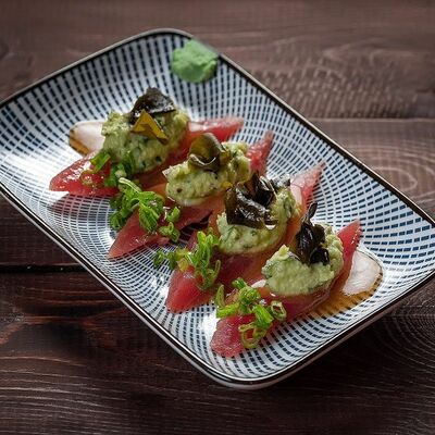 Сашими тунец в Эбби Noodles & Sushi Bar по цене 320