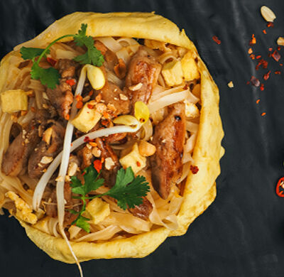 Лапша Пад Тай с курицей в Mojo по цене 540