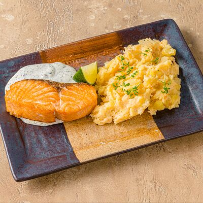 Лосось с японским картофелем в Maneki по цене 1040 ₽