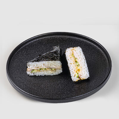 Онигири-сэндвич с курочкой в СУШИБОКС по цене 204 ₽