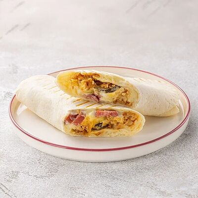 Ролл с говяжьей колбаской и картофельным пюре в Шоколадница по цене 495 ₽