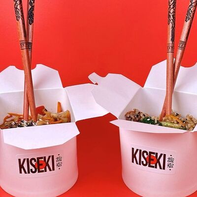 Wok Лапша рисовая с креветкой карри в Kiseki по цене 660 ₽