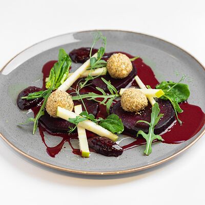 Салат со свеклой и козьим сыром в Kitchen по цене 690
