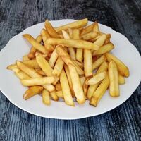 Картофель фри и соус в Гриль Бургер