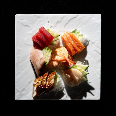 Ассорти сашими в МОМО по цене 6840 ₽