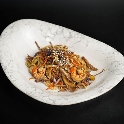 Лапша удон с курицей и креветками в My Food по цене 340 ₽