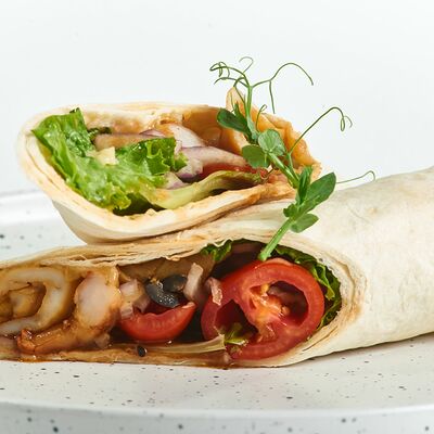 Ролл с морепродуктами в Взяли-Поели по цене 528 ₽